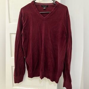 Banana republic, maroon V-neck lightweight sweater‎